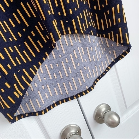 LuLaRoe Chevron Irma Top - Picture 4 of 9